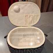 Nähkorb oval schwarz mit weissen Punkten