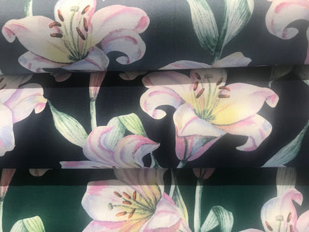 Baumwollstoff Lilien von Gütermann Serie Elegant Spirit