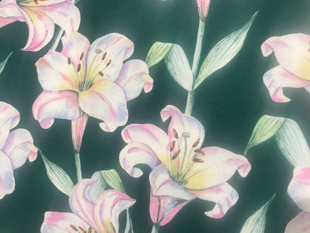 Baumwollstoff Lilien von Gütermann Serie Elegant Spirit