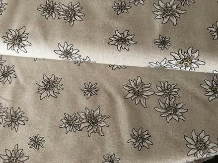 Schöner Stoff mit Edelweiss weiss
