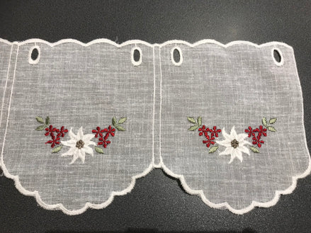 Schöner Kurzvorhang mit Alpenblumen Edelweiss und Bergrosen, Leinenstruktur weiss, 15cm