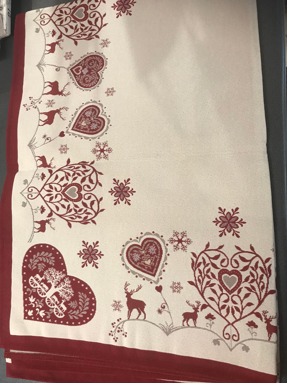 Tischtuch mit Hirsch rot/beige